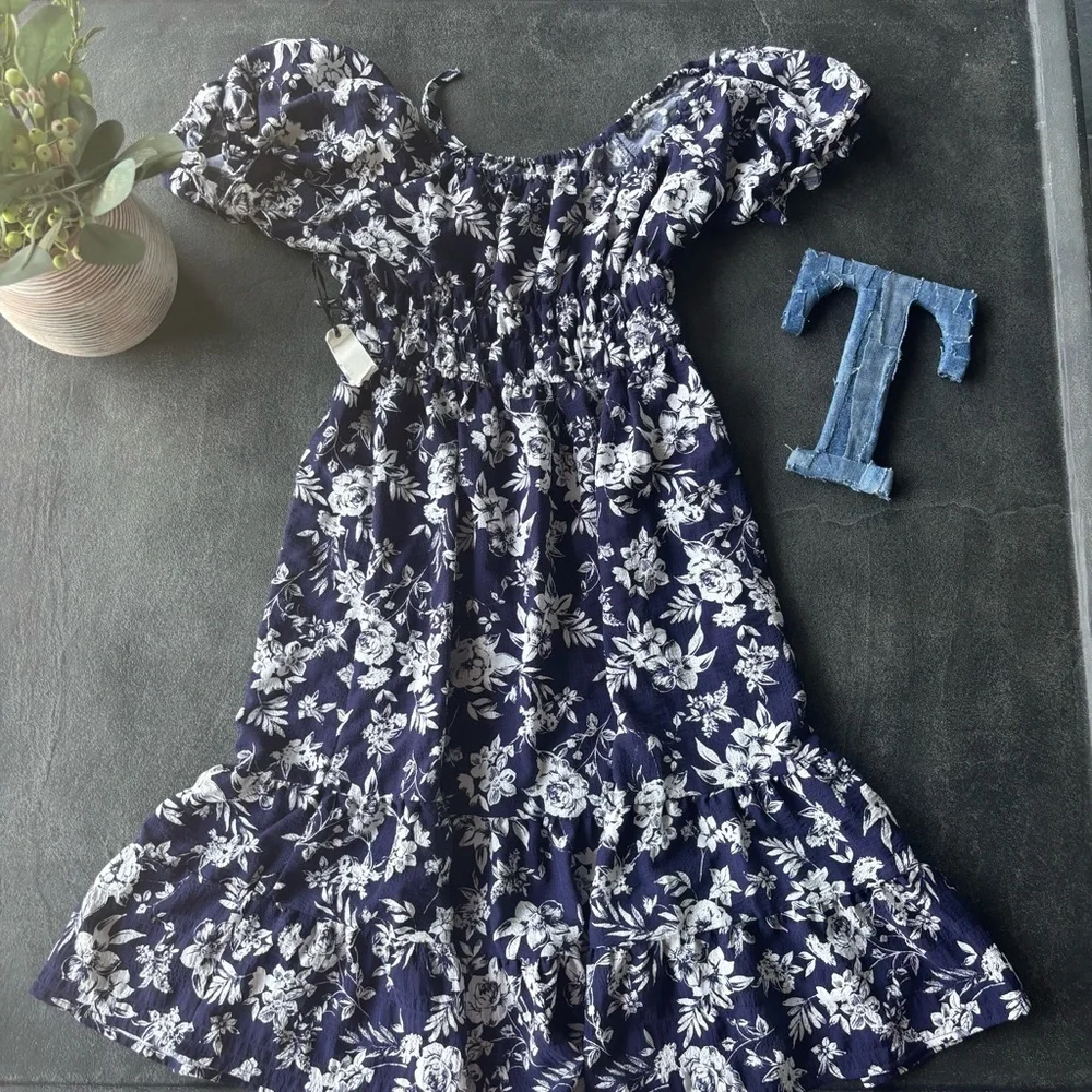 NWT Liberty Love Floral Smocked Midi Dress - Size Large - Picture 3 of 3